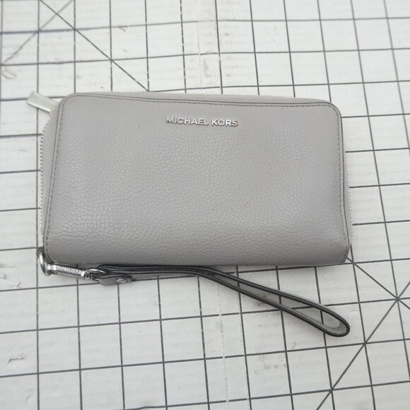 Michael Kors Large Pebbled Leather Smartphone Wristlet - Gray - Picture 1 of 11